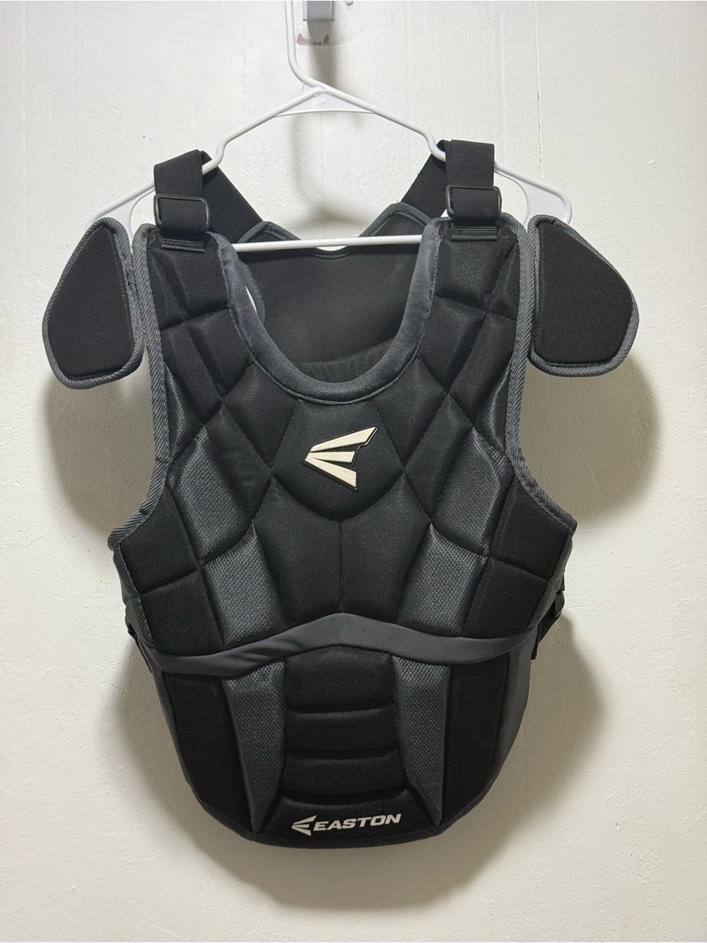 Easton Prowess Elite Adult Catchers Chest Protector 15" Black Baseball Softball